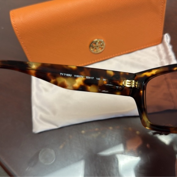 New Tory Burch Tortoise Shell Sunglasses - Picture 2 of 5